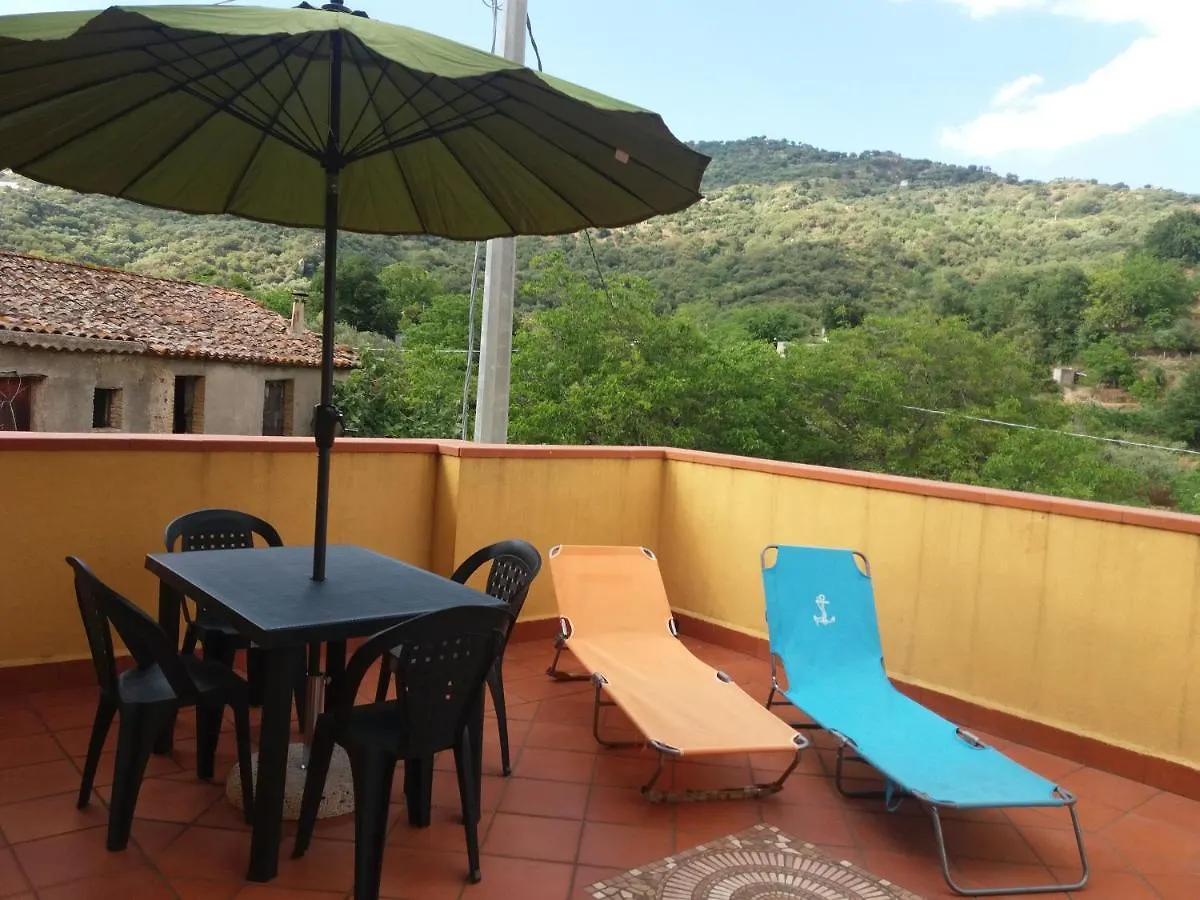 Dom wakacyjny Casa Fronte Gole Alcantara Motta Camastra